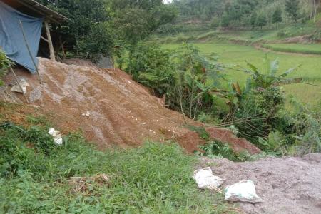 APH JANGAN TUTUP MATA, MARAKNYA PE