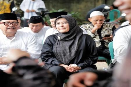 HADIRI PEMAKAMAN BUPATI PANDEGLANG 201
