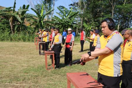 KAPOLRES DEMAK LOMBA MENEMBAK UNTUK ME
