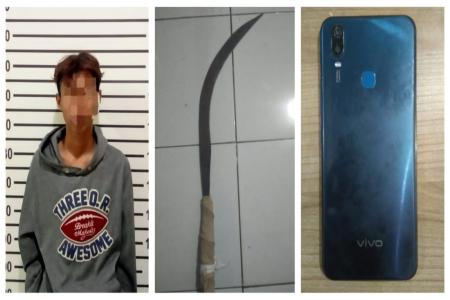 Membawa Senjata Tajam Seorang Remaja D