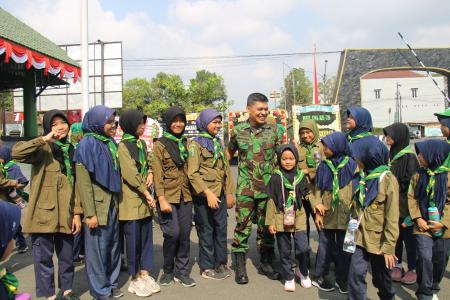 Anak Sekolah Datangi Kodim Purbalingga