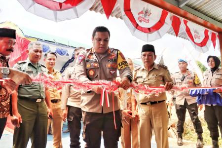 KAPOLRES DEMAK RESMIKAN RUMAH LAYAK HUNI