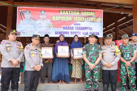 KAPOLDA JATENG  DAN PANGDAM IV DIPONEG