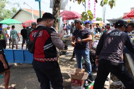 POLRES DEMAK PENGAMAN PERTUNJUKAN ORKE