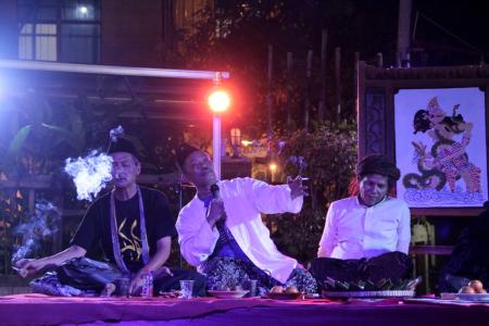 TADARUS PUISI KENDAL, DIGEGERKAN D