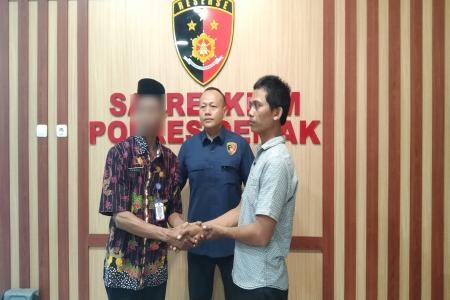 Guru Tendang Murid Berakhir Damai Poli