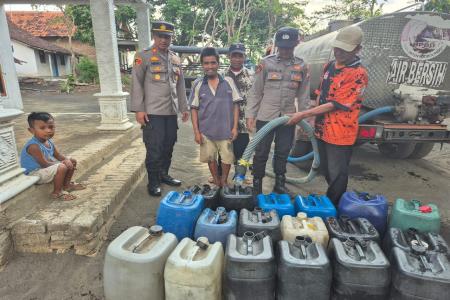 POLRES PROBOLINGGO DAN BPBD SALURK