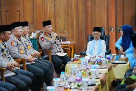 KUNJUNGI 2 PONPES DI JATIM, KAPOLR