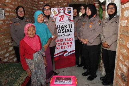 Polwan Polres Sumenep Gelar Bakti Sosi