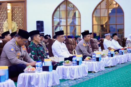 Polda Jatim Gelar Doa Bersama dan Peri