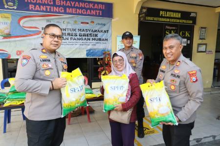 SENYUM SUMRINGAH WARGA , PEROLEH B