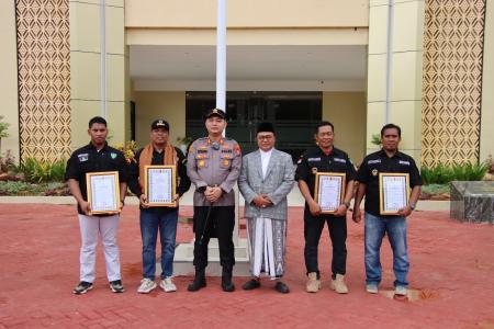 POLRES SUMENEP BERIKAN PENGHARGAAN