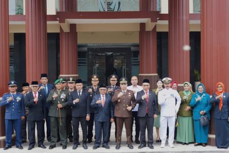 DANDIM 0808-BLITAR HADIRI UPACARA 