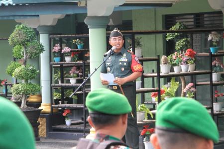 Pimpin Upacara Bendera 17an Komandan K