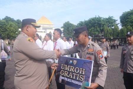 Kapolres Pasuruan Berikan Penghargaan 