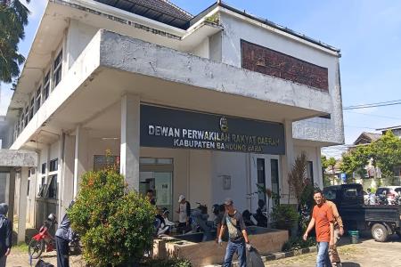 Seluruh Staf Pimpinan DPRD Bandung Bar