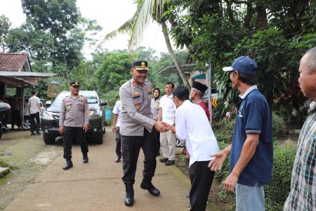 Warga Dusun Genting Disambangi Kapolre