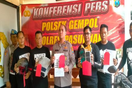 POLSEK GEMPOL TANGKAP LIMA PELAKU 
