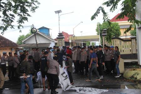 Polres Sumenep Amankan Aksi Bisu DEAR 