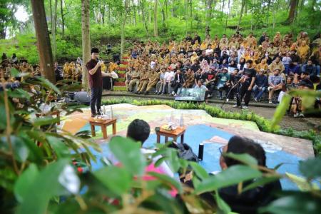 Ini Tujuan Mas Ipin Ajak Ratusan ASN Trenggalek Ikuti Bedah Buku Reset